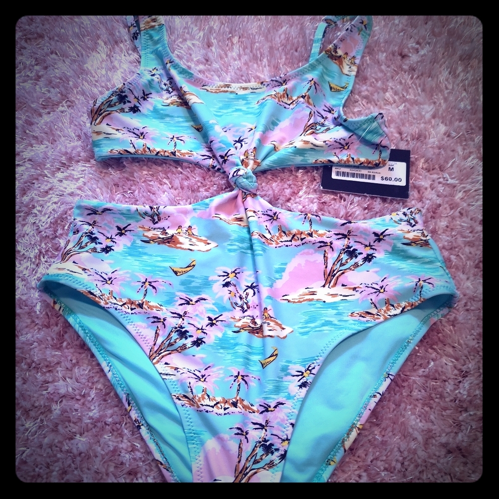 NWT OnePiece Swimming Suit 🌸